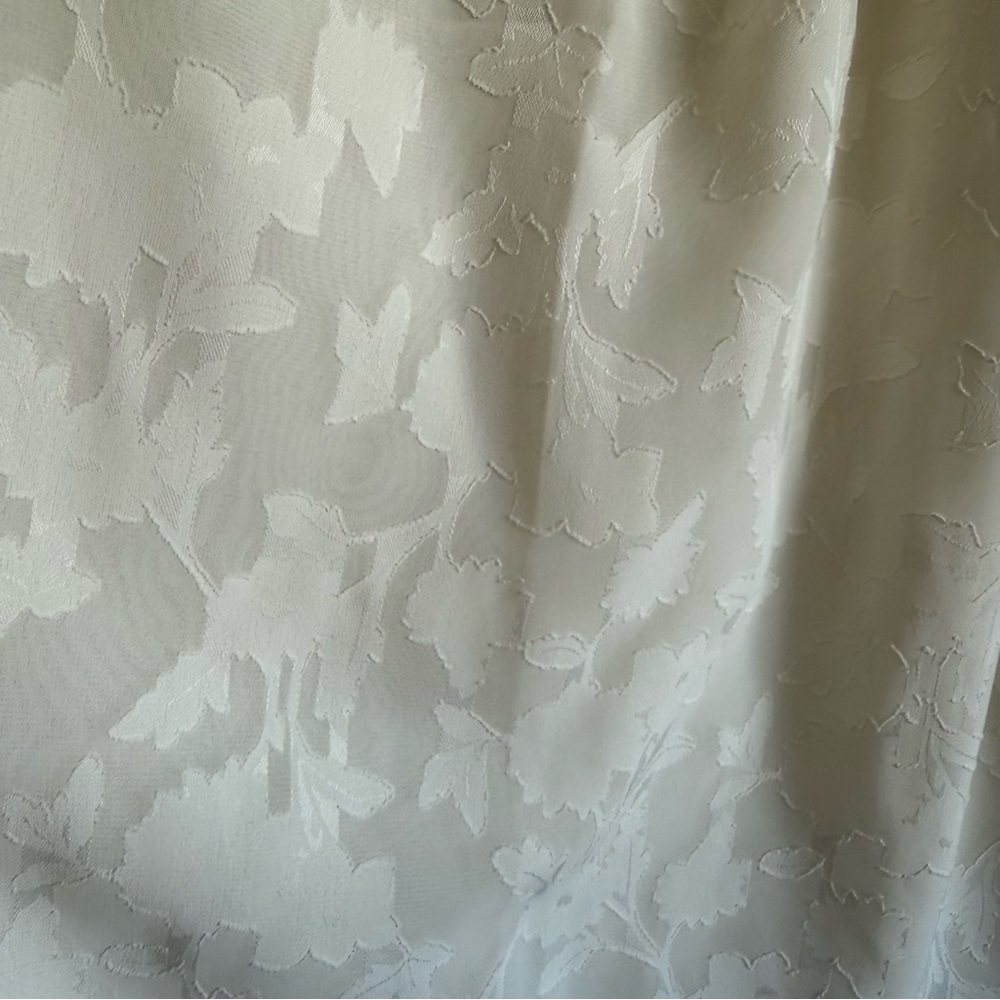 Ann Taylor Factory Ivory Floral Burnout Pleated Blouse Petite Large NWT - Picture 2 of 8